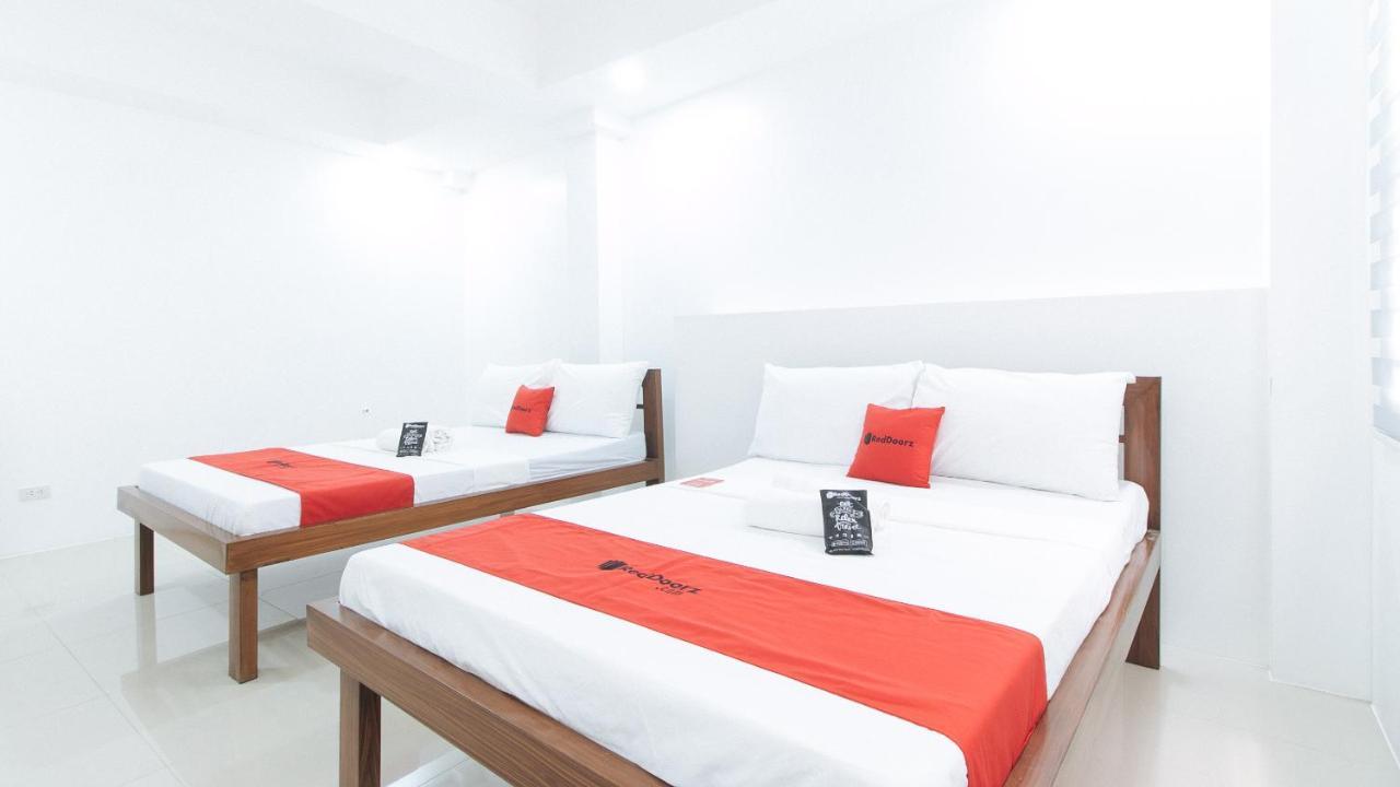 Reddoorz Plus At Dbuilders Poblacion Bgc تاغويغ المظهر الخارجي الصورة