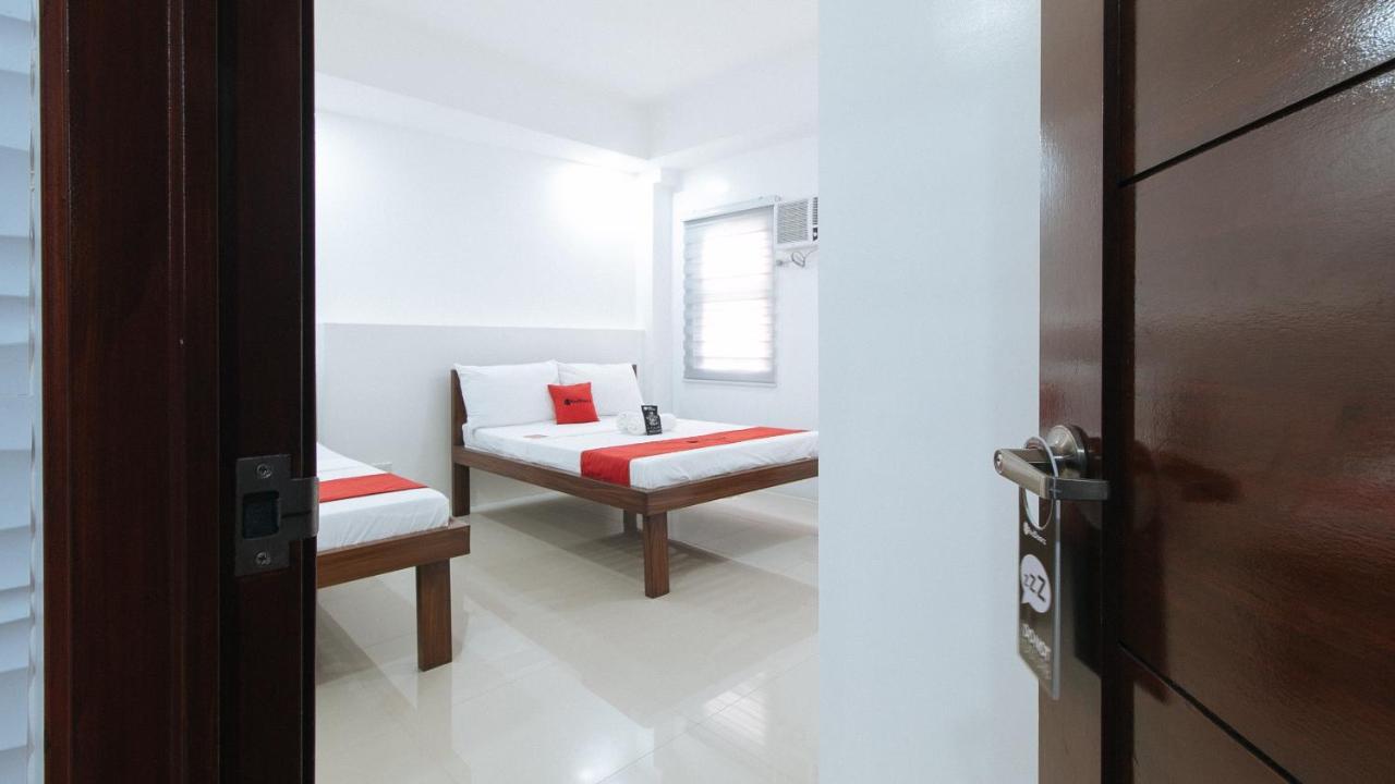 Reddoorz Plus At Dbuilders Poblacion Bgc تاغويغ المظهر الخارجي الصورة