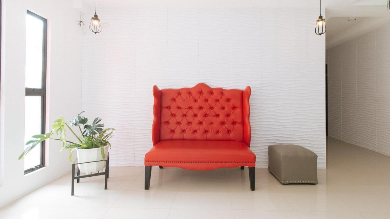 Reddoorz Plus At Dbuilders Poblacion Bgc تاغويغ المظهر الخارجي الصورة