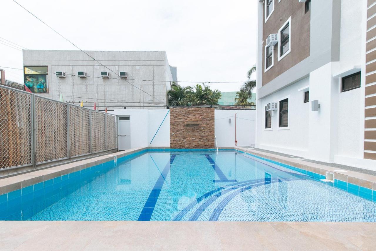 Reddoorz Plus At Dbuilders Poblacion Bgc تاغويغ المظهر الخارجي الصورة