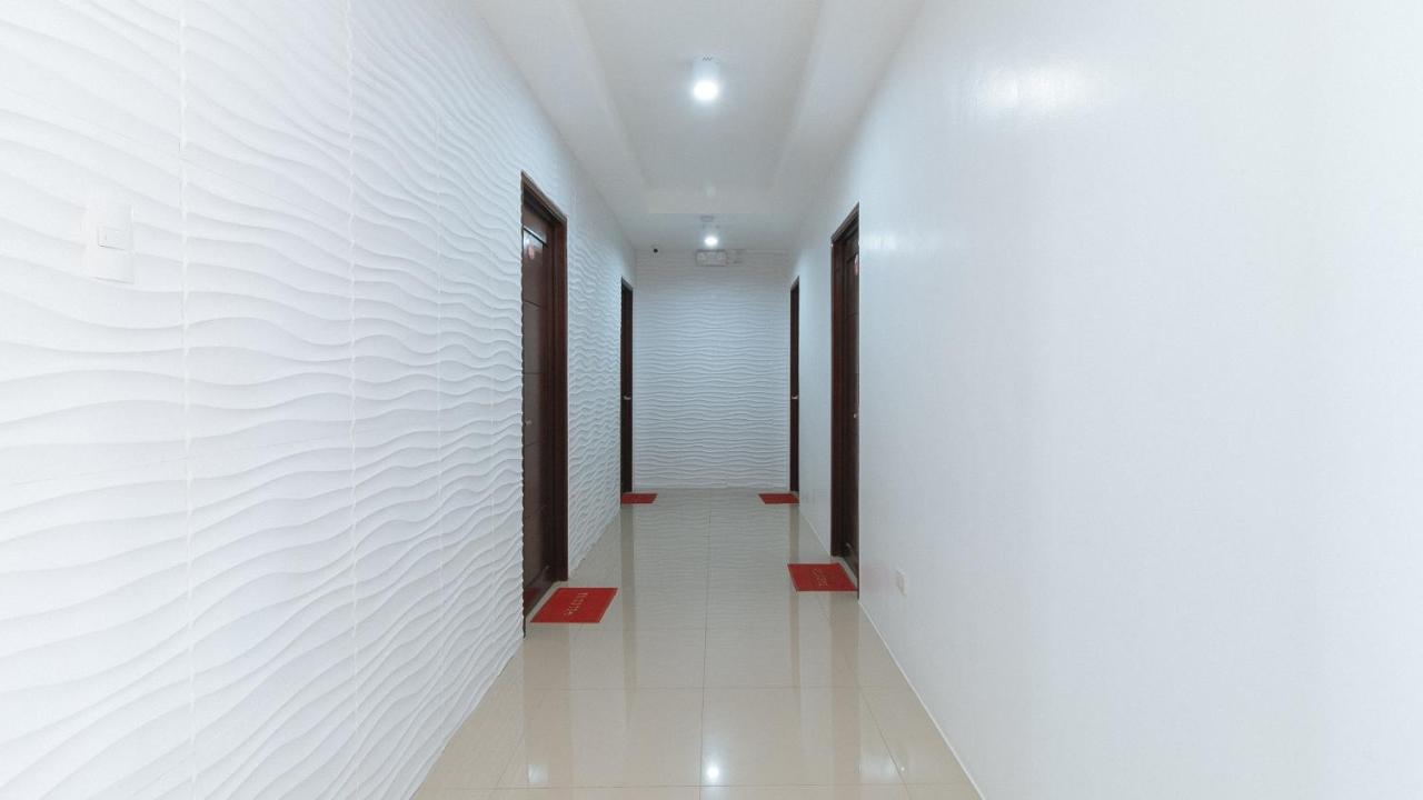 Reddoorz Plus At Dbuilders Poblacion Bgc تاغويغ المظهر الخارجي الصورة