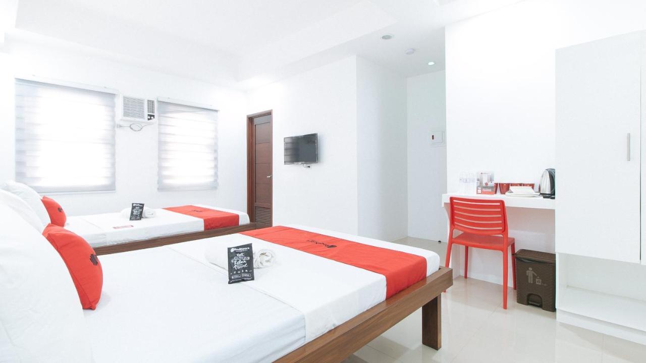 Reddoorz Plus At Dbuilders Poblacion Bgc تاغويغ المظهر الخارجي الصورة