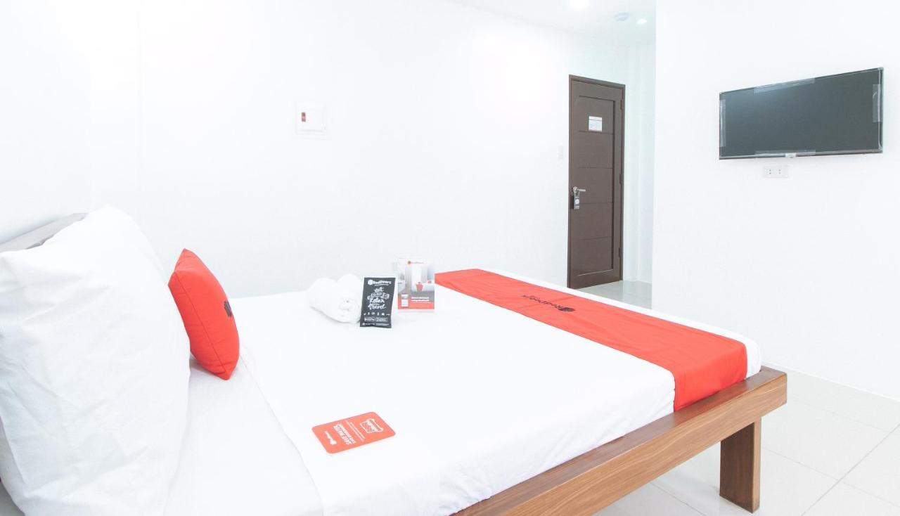 Reddoorz Plus At Dbuilders Poblacion Bgc تاغويغ المظهر الخارجي الصورة