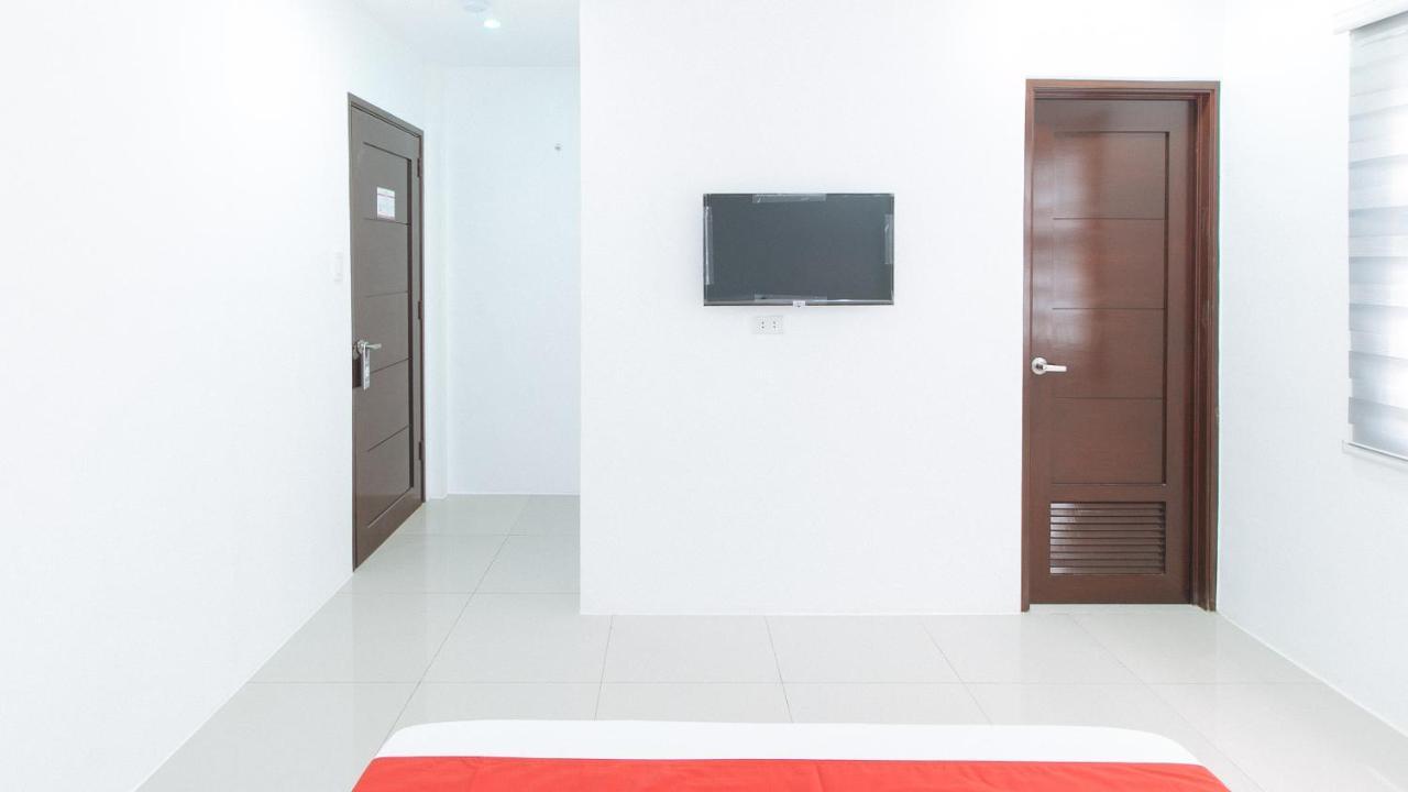 Reddoorz Plus At Dbuilders Poblacion Bgc تاغويغ المظهر الخارجي الصورة